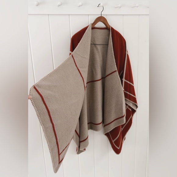 Reversible Blanket Shawl Cape Burnt Red Orange Beige Tan Linear Geometric Warm - Picture 9 of 10